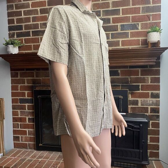 Dockers Exact Men’s TShirt Green Floral Short Sleeve Button Front Pocket Size L - Picture 3 of 10